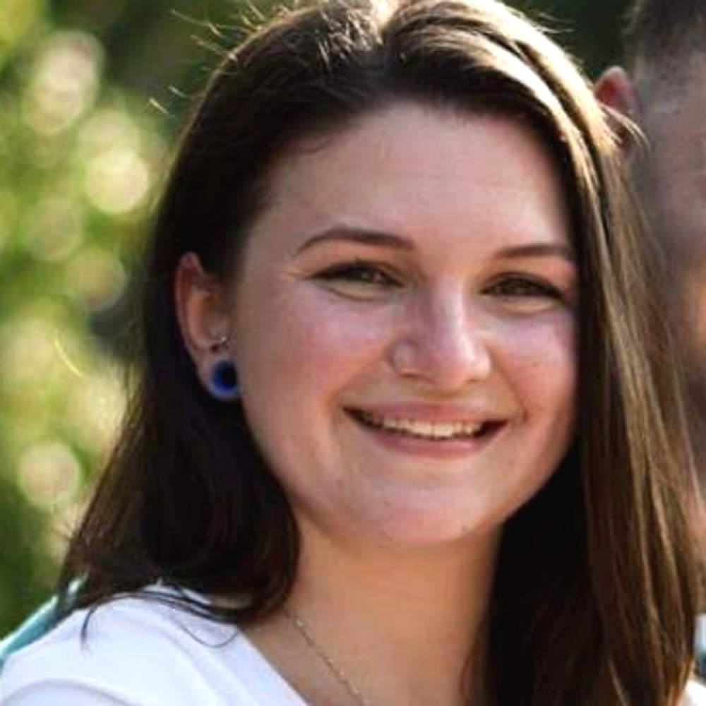 Meet your Posher, Alyssa
